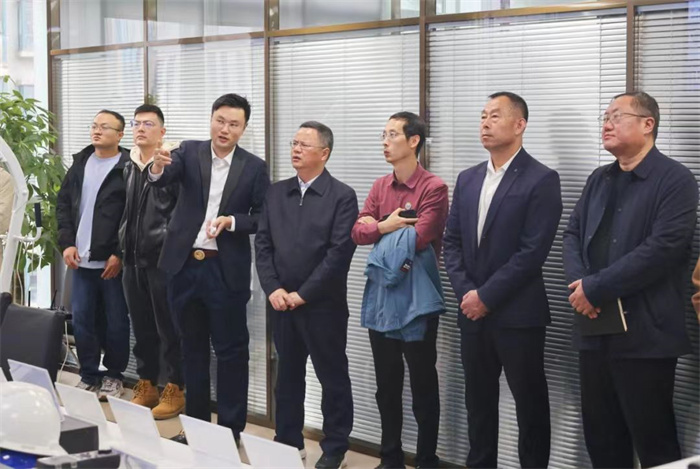 国家减灾中心副主任张学权率队至赛飞特调研(图2)